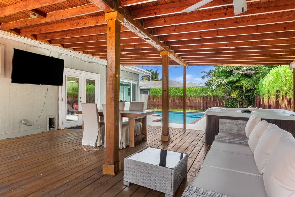 Oasis Spa House | Pool | Sauna | Hot Tub photo 4