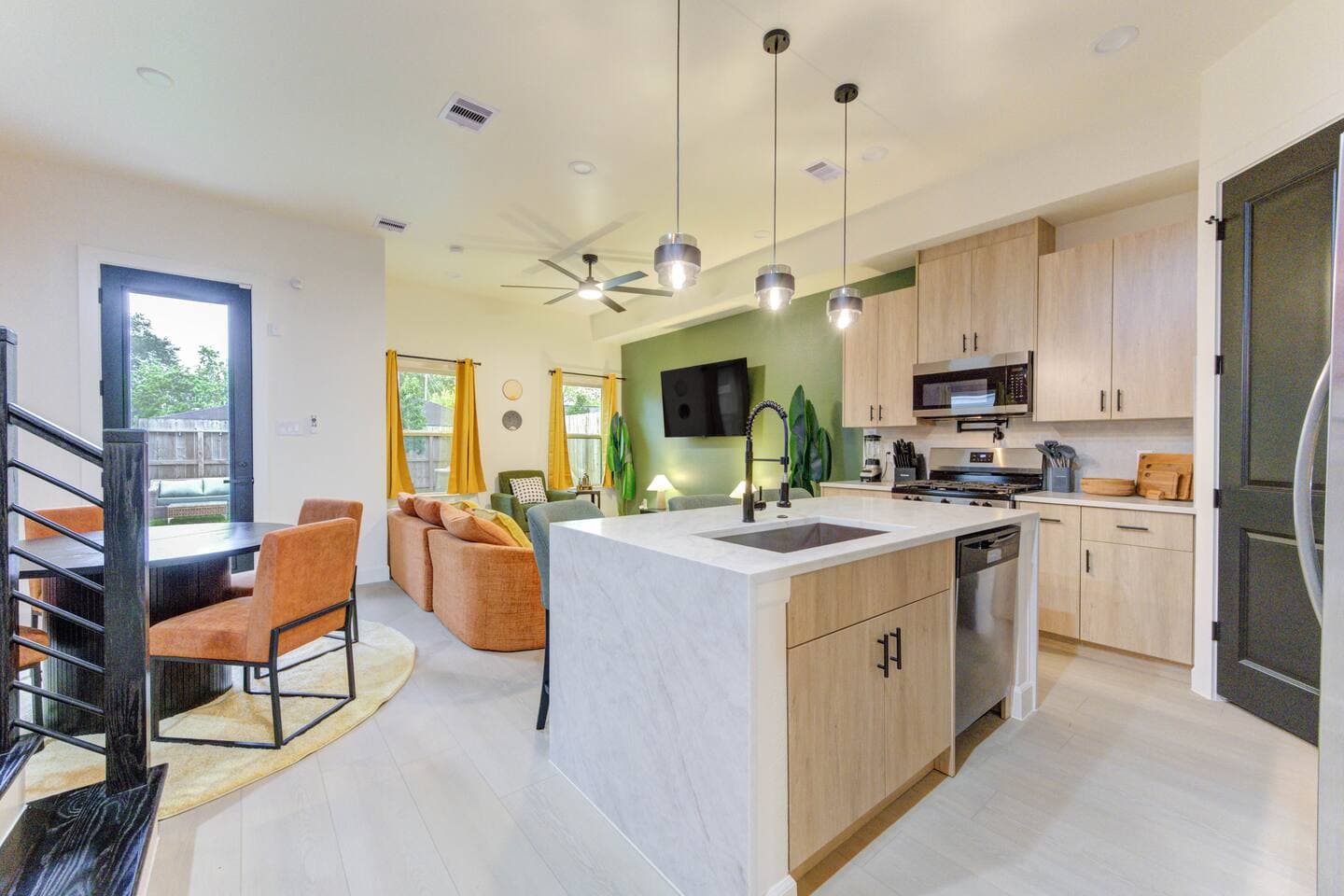 Conjoined New 8BR | NRG | Med Center | Hot Tub photo 3