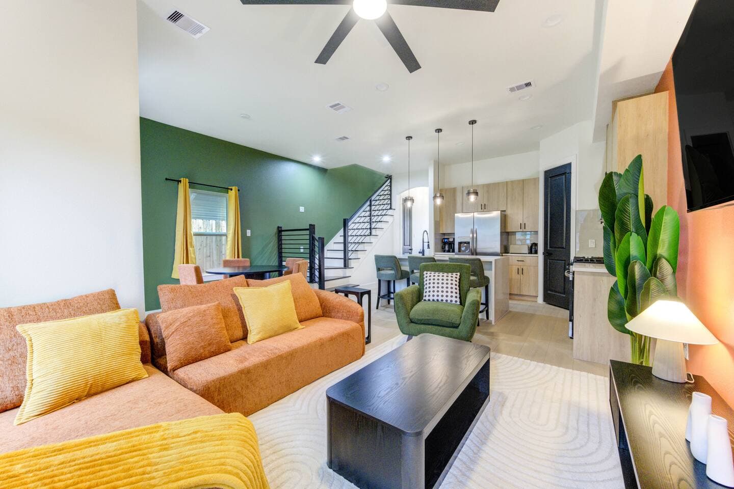 Brand New 4BR | NRG | Med Center | Hot Tub photo 2