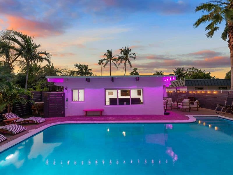 Oasis Retreats — Florida