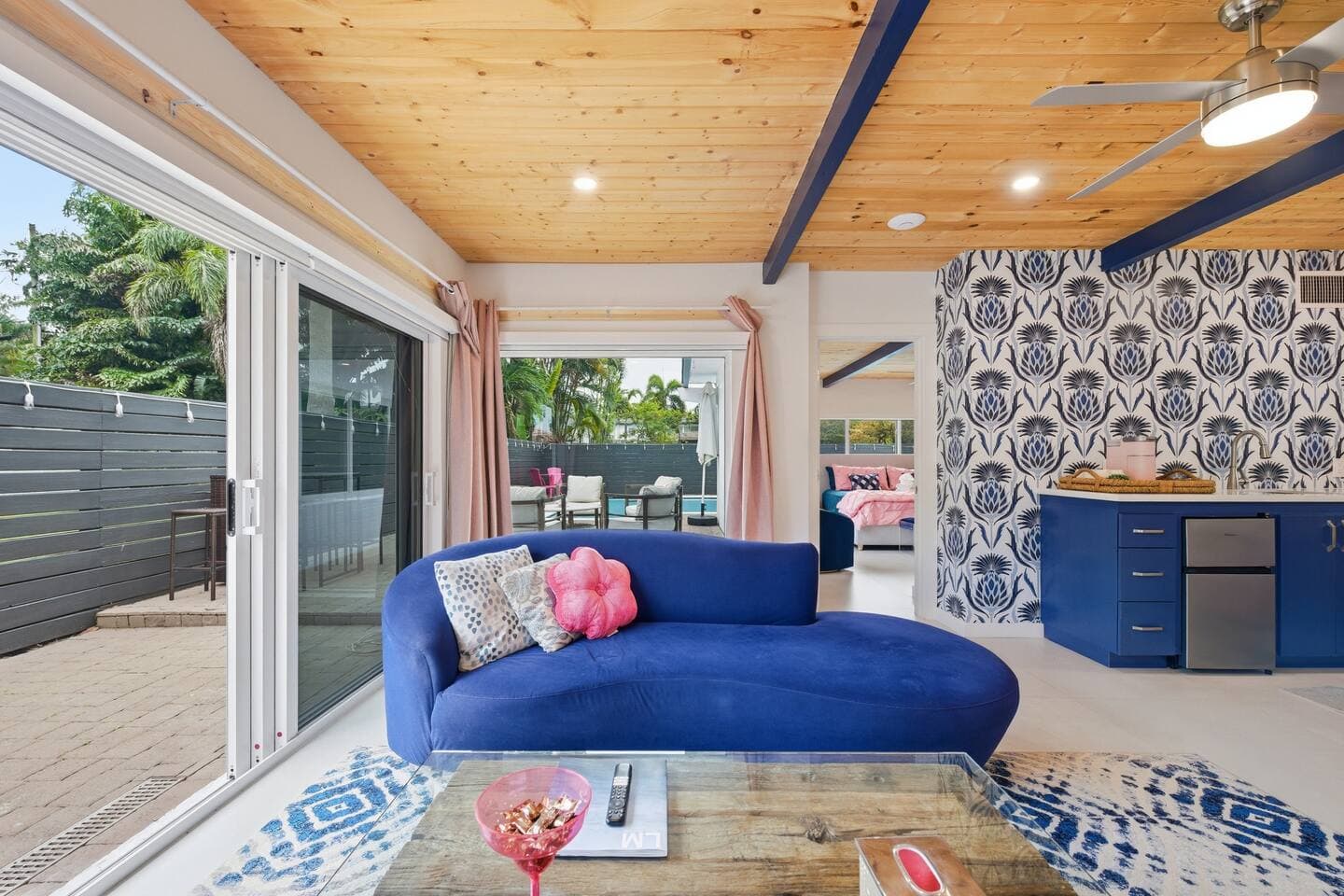 Barbie Poolhouse | 3 Ensuite BR | Outdoor Dining photo 4